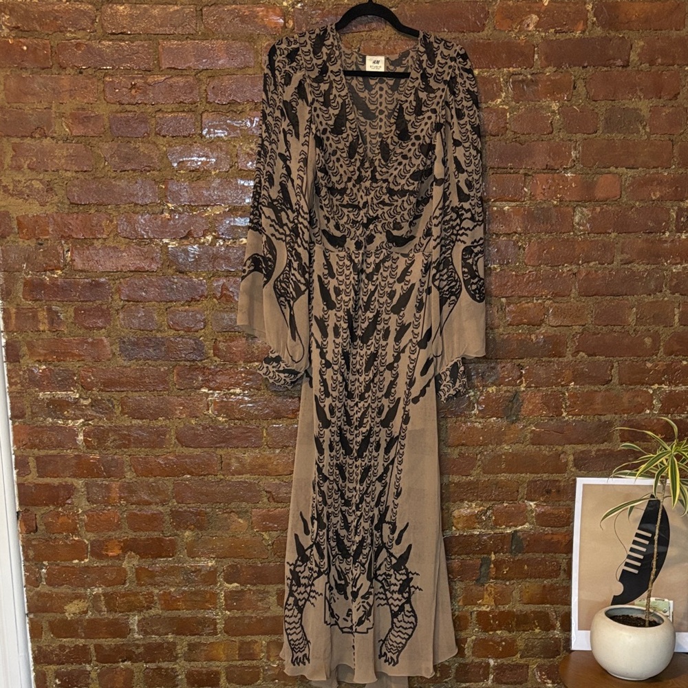 Vintage H&M Studio Chic Tan and Black Long Sleeve Dress